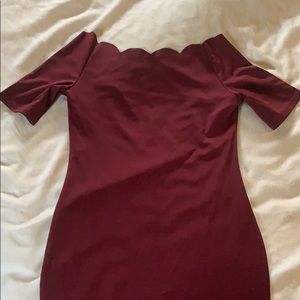 Maroon nylon material body con